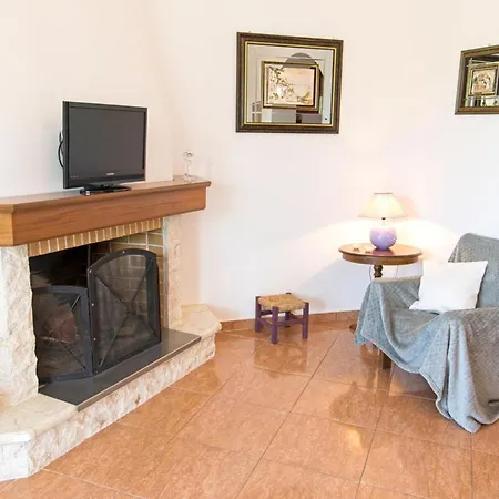 Ortaki Traditional House Holiday home *